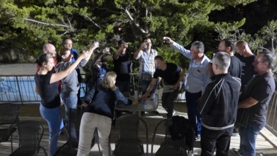 Anstoßen zum Abschluss